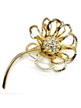 Vintage Sarah Coventry "Allusion" Flower Brooch – 1968 EUC